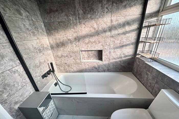 3 Bedroom Semi-Detached House To Rent In Ingleby Road, Nottingham, NG10