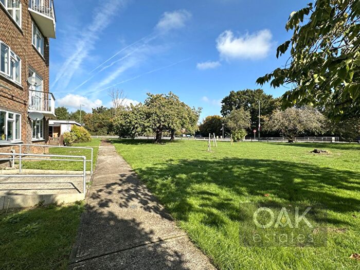 2 Bedroom Flat To Rent In Pytt Field, Harlow, CM17