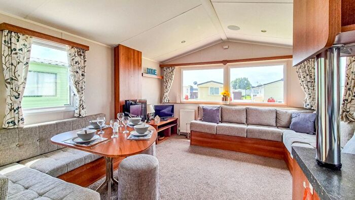 2 Bedroom Mobile/park Home For Sale In Pett Level Road, Winchelsea, TN36