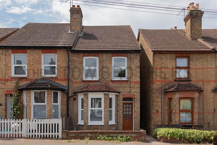 1 Bedroom Flat To Rent In Brunel Road, Woodford Green, IG8