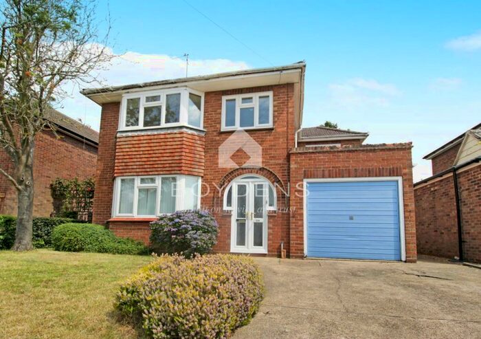 4 Bedroom Detached House To Rent In Prettygate Road, Colchester, CO3