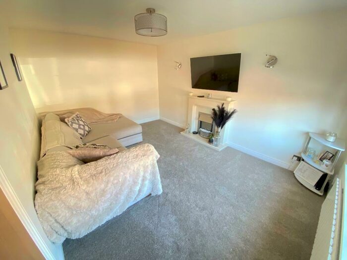 3 Bedroom SemiDetached House For Sale In Ledbury Crescent, Birches