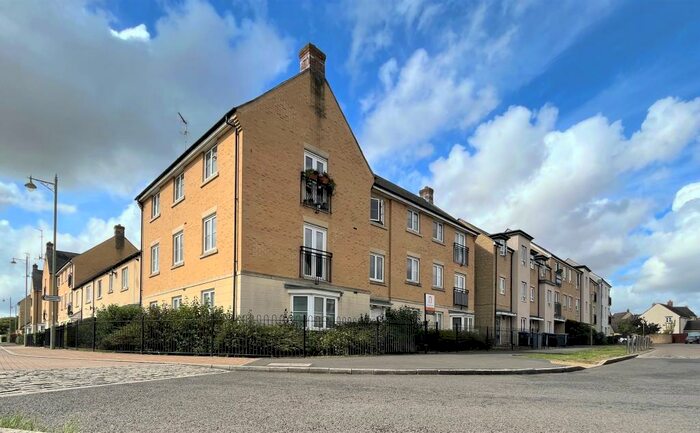 2 Bedroom Flat To Rent In Sedge Way, Carterton, OX18