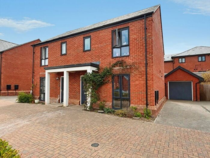 3 Bedroom Semi-Detached House For Sale In Hope Grant's Road, Wellesley, Aldershot, Hampshire, GU11