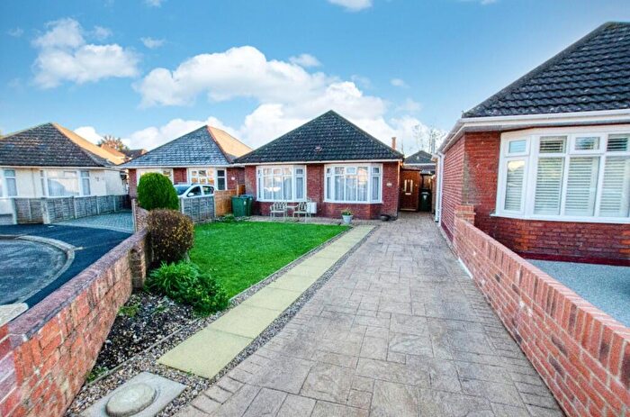 2 Bedroom Detached Bungalow For Sale In Jubilee Gardens, Southampton, Hampshire, SO18