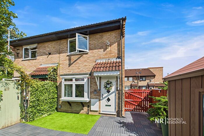 1 Bedroom Property For Sale In Ashlyns Way, Chessington, Surrey., KT9