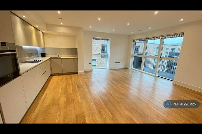 3 Bedroom Flat To Rent In Lyon Road, Harrow, HA1