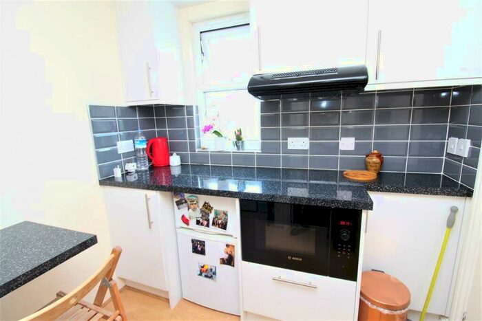 Studio To Rent In Cranbrook Park, Wood Green, N22