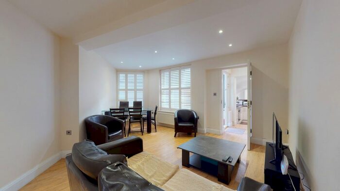 3 Bedroom Flat To Rent In Lupus Street, London, SW1V