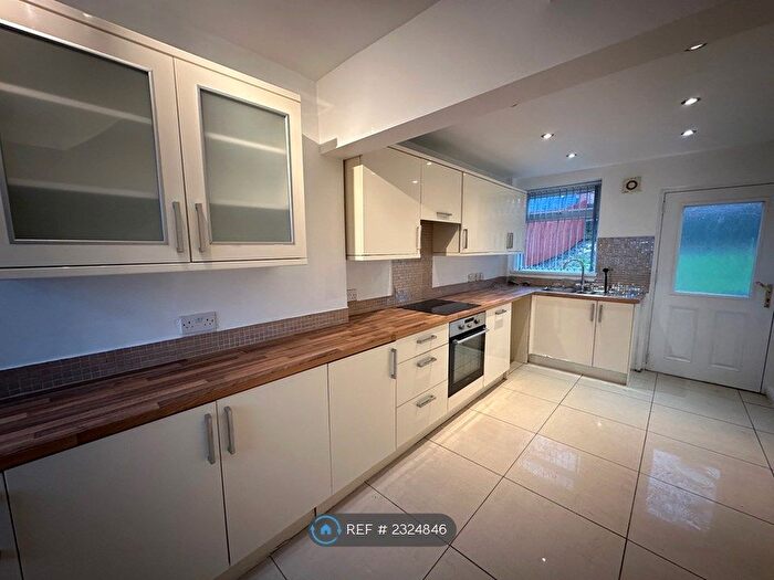 3 Bedroom Semi-Detached House To Rent In Highfield Avenue, Worsbrough, Barnsley, S70