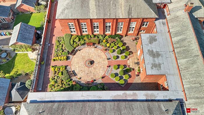 2 Bedroom Flat For Sale In Grenfell Gardens, Colne, BB8