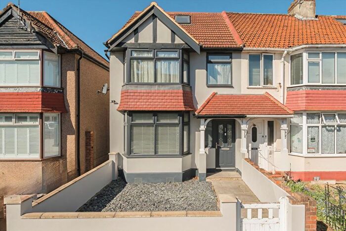 4 Bedroom Property To Rent In Bridge Avenue, London, W7