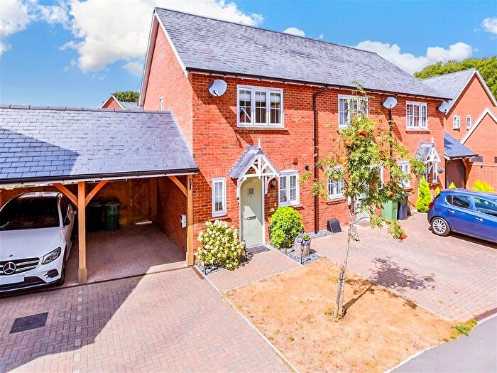 2 Bedroom End Of Terrace House For Sale In Gorham Road, Allington, Kent, ME16