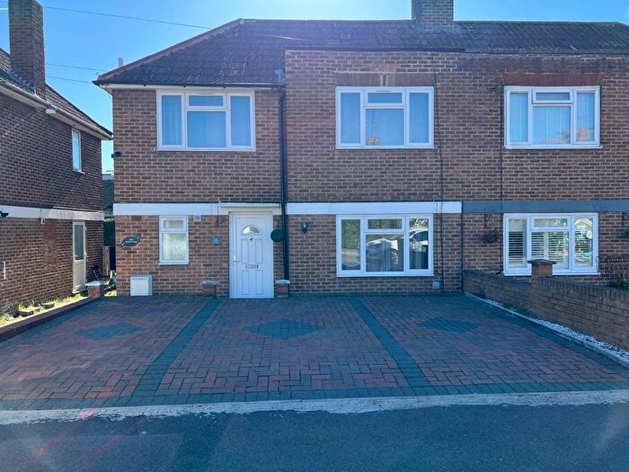 5 Bedroom Semi-Detached House To Rent In Birchway, Hayes, UB3