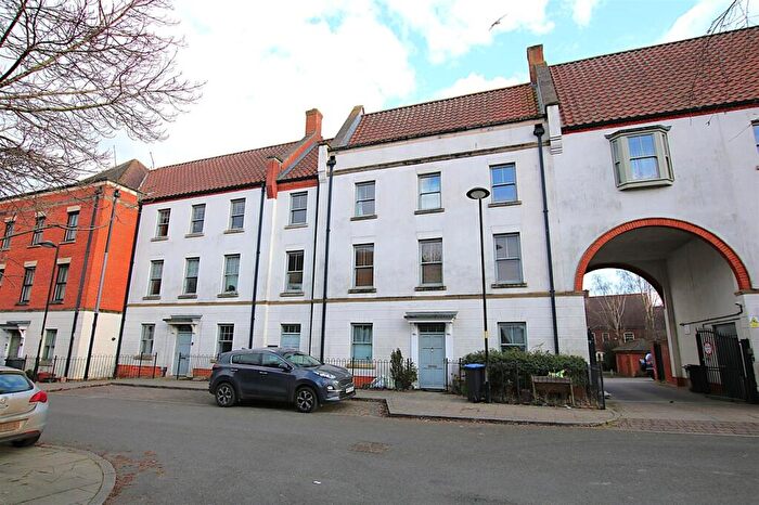 2 Bedroom Flat For Sale In Clickers Drive, Upton, NN5