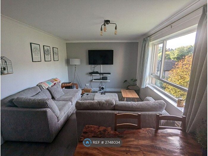 2 Bedroom Flat To Rent In Whitingford, Edinburgh, EH6