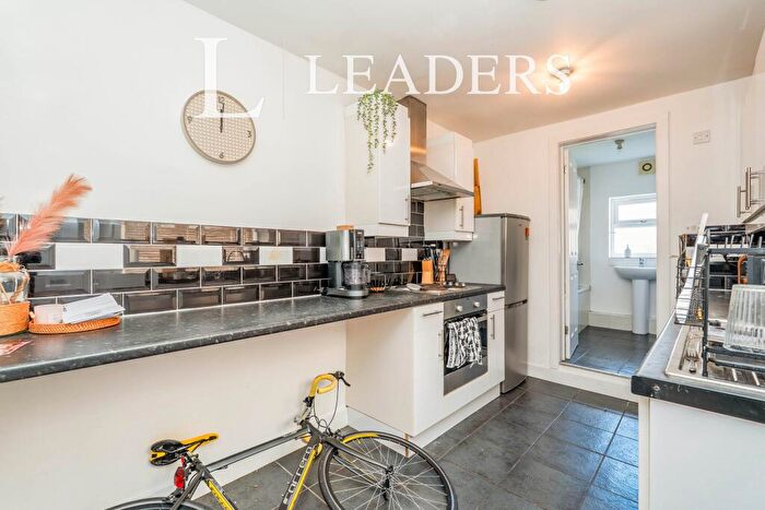 1 Bedroom Apartment To Rent In Aberdeen Road, Southampton, SO17