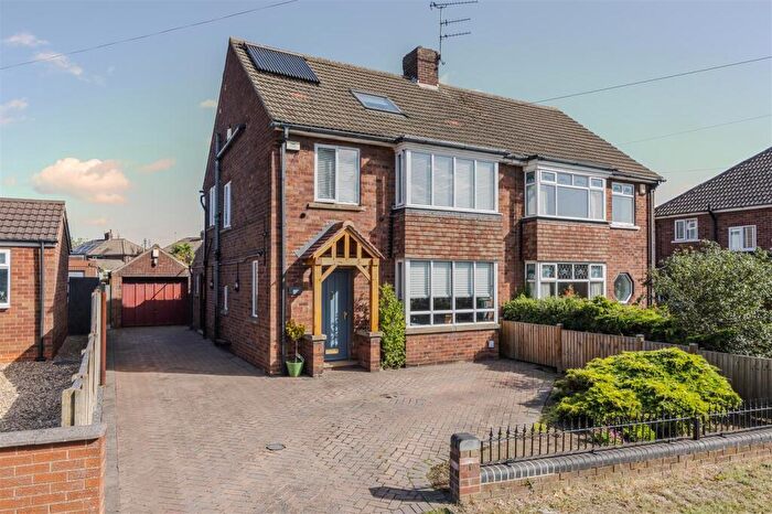 4 Bedroom Semi-Detached House For Sale In Old Brumby Street, Scunthorpe, DN16