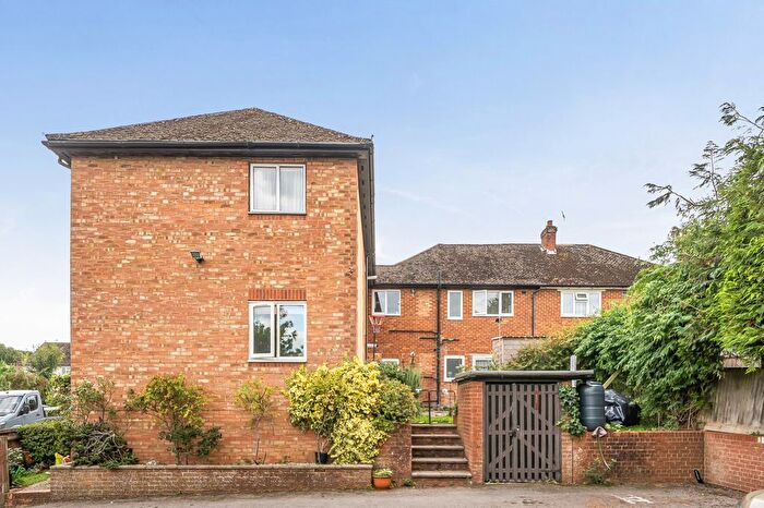 2 Bedroom Flat For Sale In Mentmore Road, High Wycombe, HP12
