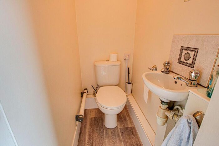 3 Bedroom Semi-Detached House For Sale In Balshaw Avenue, Irlam, M44