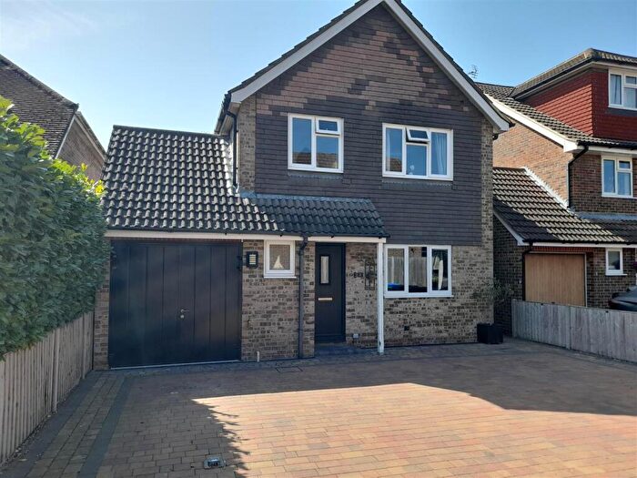 4 Bedroom Detached House For Sale In Belle Meade Close, Woodgate, PO20