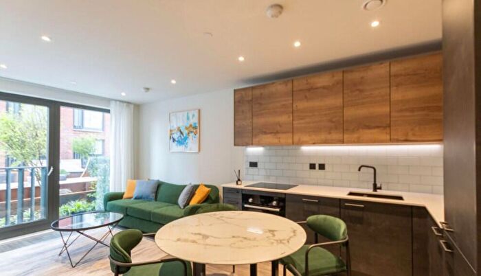 1 Bedroom Apartment To Rent In Curzon Wharf, Glasswater Locks, Pitt Street, Birmingham, B4