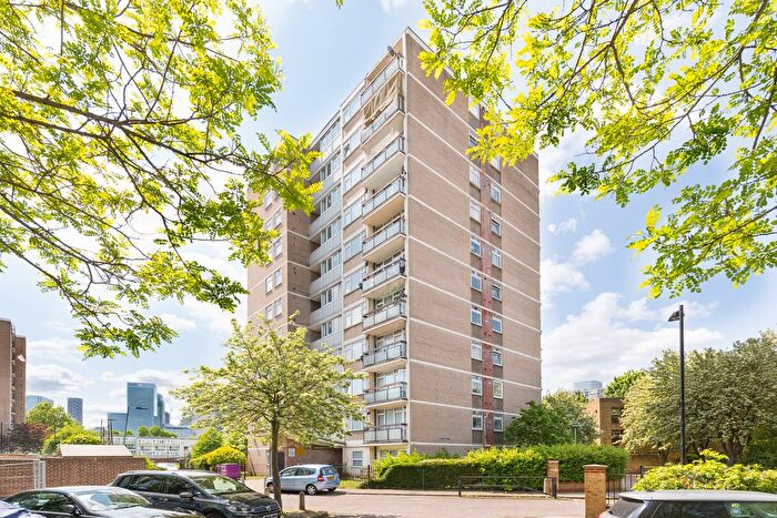 1 Bedroom Flat For Sale In Hobday Street, London, E14