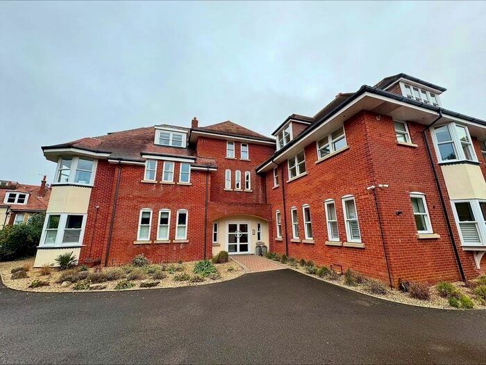 2 Bedroom Flat To Rent In Milner Road, Westbourne, Bournemouth, BH4