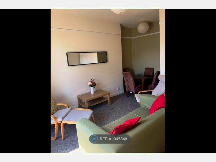 2 Bedroom Flat To Rent In Wallace Street, Stirling, FK8