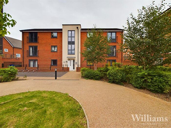 1 Bedroom Flat For Sale In Elsom Path, Aylesbury, Buckinghamshire, HP19