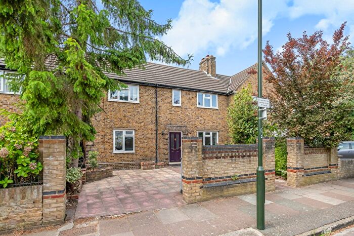 4 Bedroom Terraced House For Sale In Gainsborough Road, Richmond, TW9