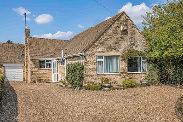 3 Bedroom Bungalow For Sale In Willow Bank Road, Alderton, Tewkesbury, Gloucestershire, GL20