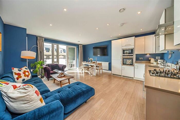 2 Bedroom Flat For Sale In Sidney Road, Stockwell, SW9