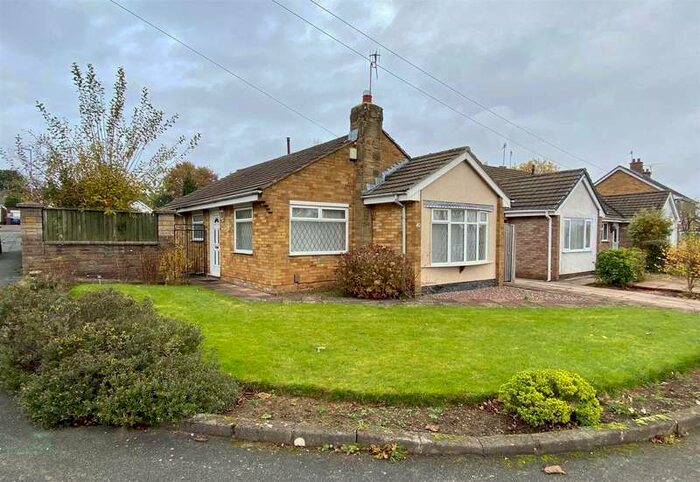 2 Bedroom Detached Bungalow To Rent In Trentley Road, Trentham, Stoke-on-trent, ST4