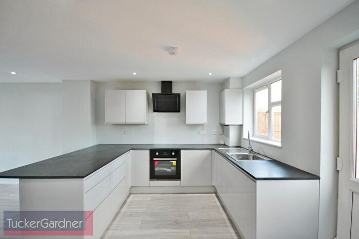 3 Bedroom House To Rent In Impala Drive, Cambridge, CB1