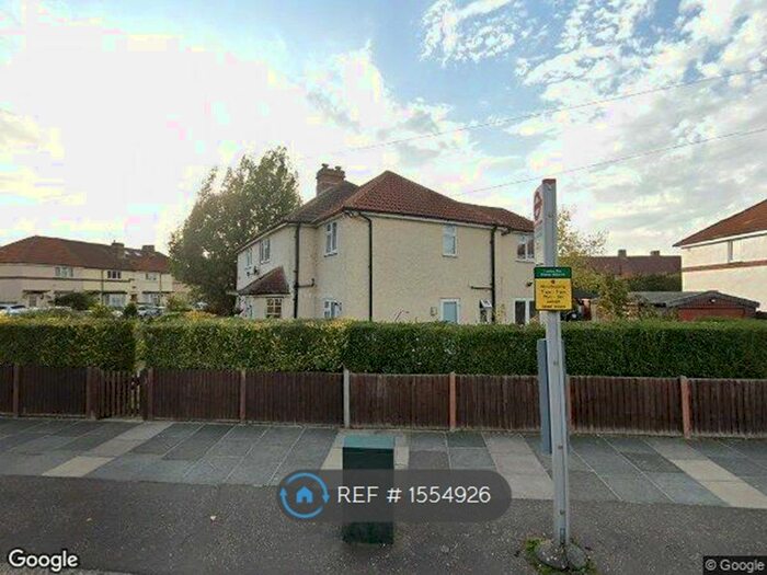 Studio To Rent In Hospital Bridge Road, Twickenham, TW2