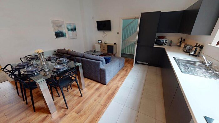 4 Bedroom Town House To Rent In Bold Street, Liverpool, L1