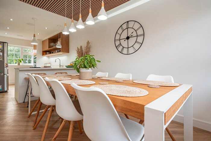 3 Bedroom Detached House For Sale In Shepperton, Surrey, TW17