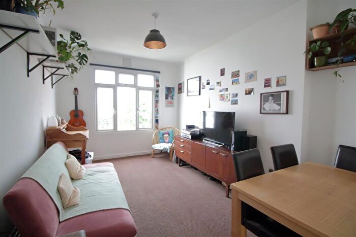 1 Bedroom Flat To Rent In Brixton Hill Court, Brixton Hill, SW2