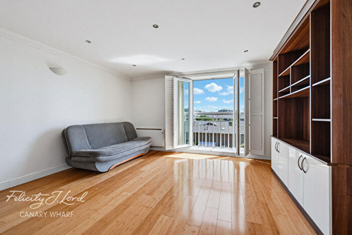 2 Bedroom Flat For Sale In Millennium Drive, London, E14