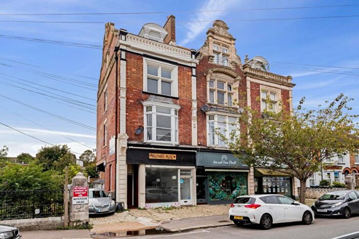 4 Bedroom End Of Terrace House For Sale In Cherry Tree Avenue, Dover, CT16