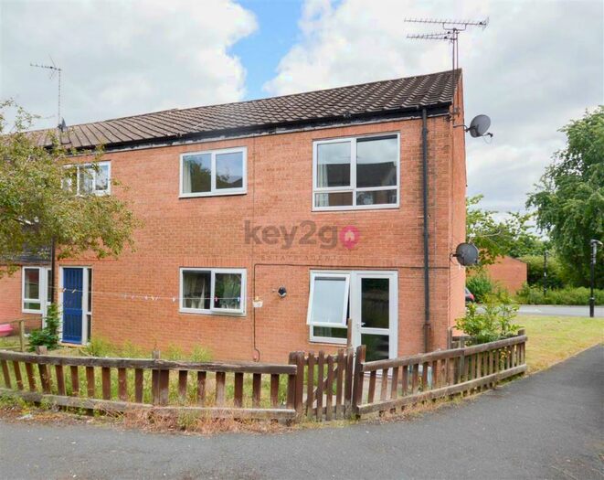 3 Bedroom Flat To Rent In Streetfields, Halfway, Sheffield, S20