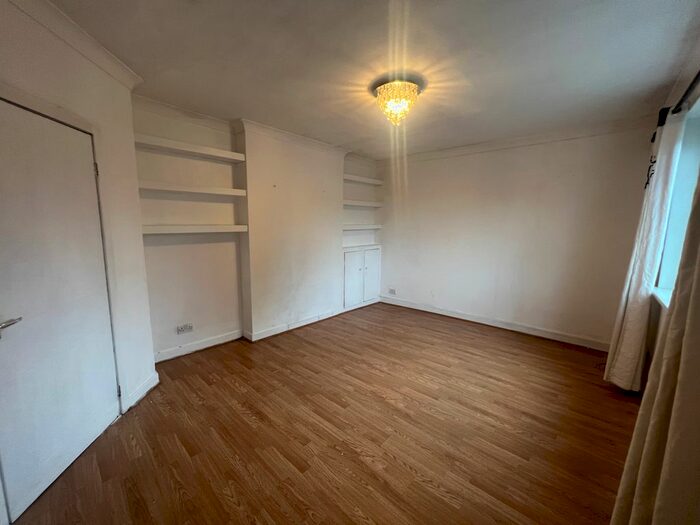 3 Bedroom Property To Rent In Tweedsmuir Road, Splott, Cardiff, CF24