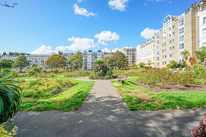 2 Bedroom Flat For Sale In Warrior Square, St. Leonards-On-Sea, TN37