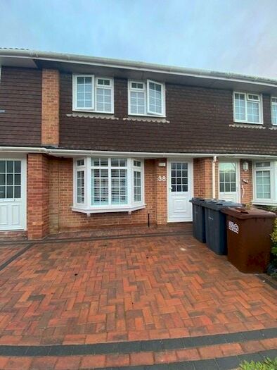 2 Bedroom House To Rent In Medway, Hailsham, BN27