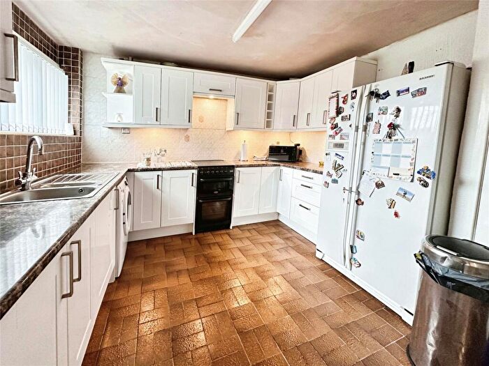 3 Bedroom End Of Terrace House For Sale In Pattens Close, Netherton, Merseyside, L30