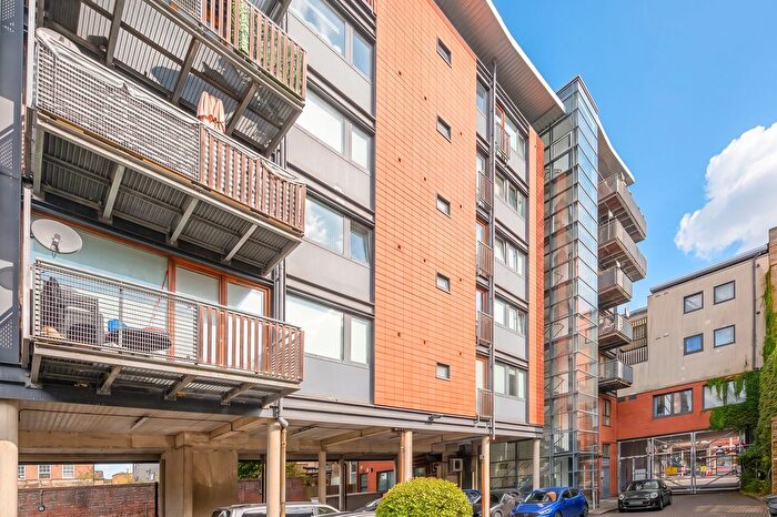2 Bedroom Flat For Sale In Kilburn High Road, Kilburn, London, NW6