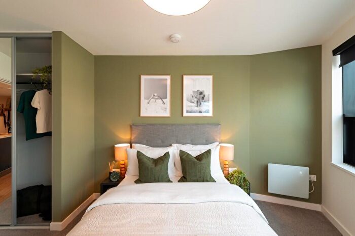 2 Bedroom Apartment To Rent In The Octagon - Great Charles Street Queensway, Birmingham, B3