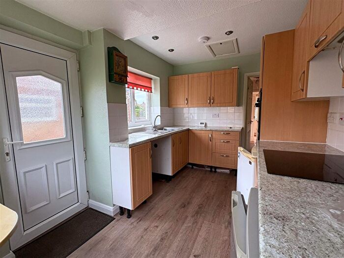 2 Bedroom Semi-detached Bungalow For Sale In Briar Drive, Huntington, YO31
