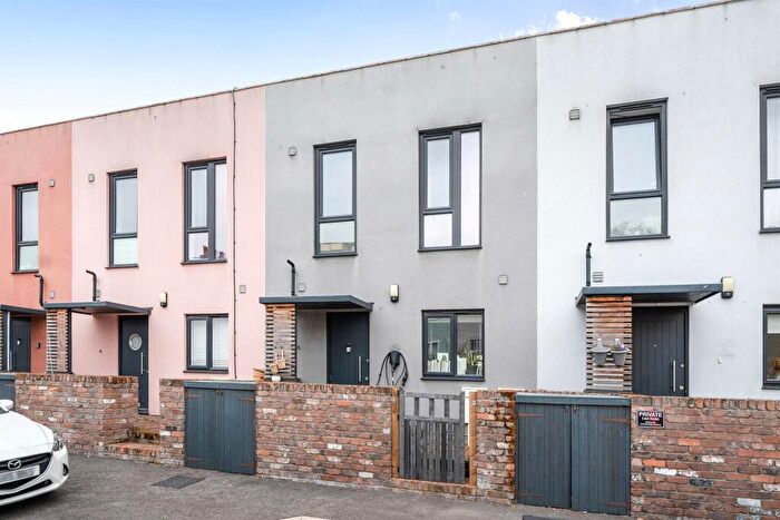3 Bedroom Terraced House For Sale In Franklyn Lane, St. Pauls, Bristol, BS2